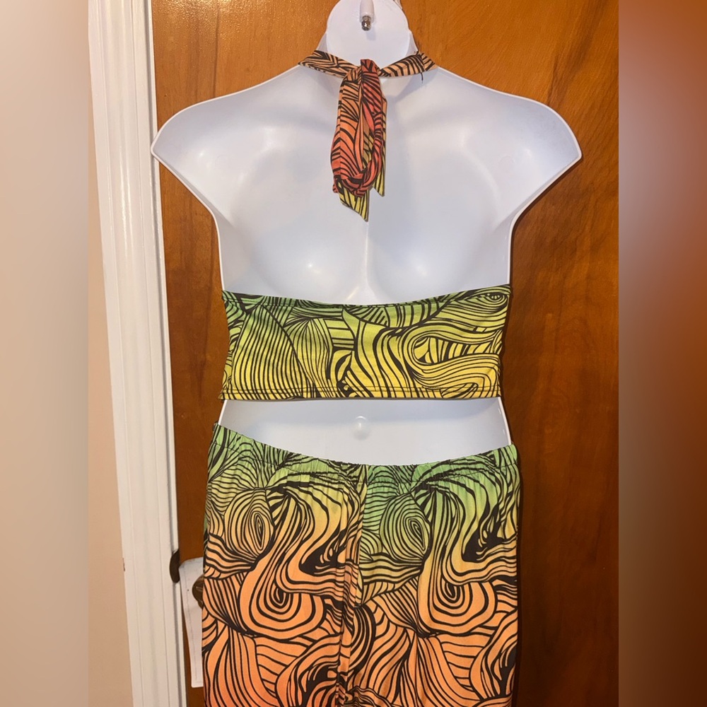 Multicolor Halter Jumpsuit - Picture 3 of 4